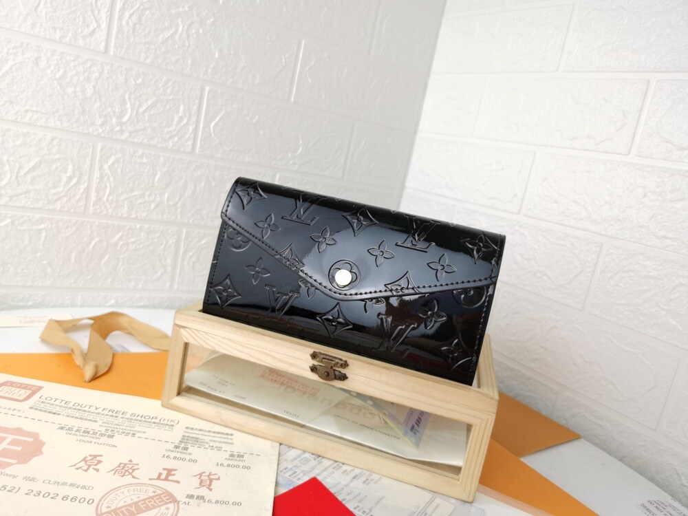 Louis Vuitton Sarah Wallet Monogram Vernis Leather Black